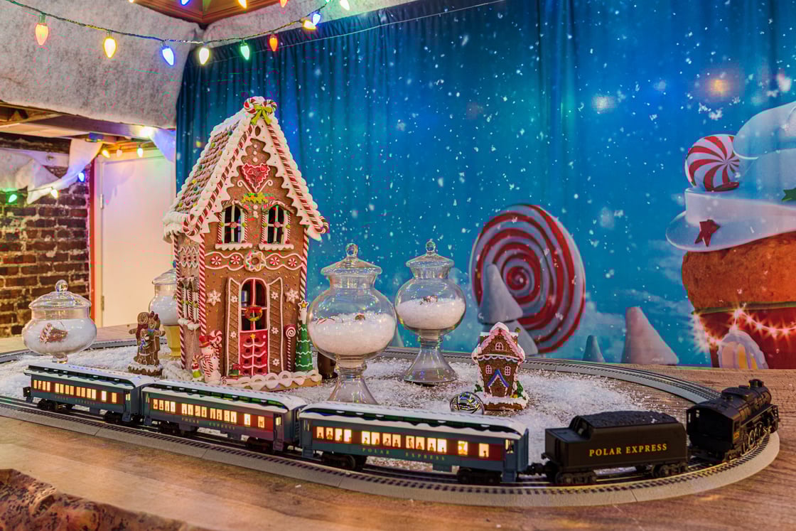 Deck the Halls_photo credit Albert Law